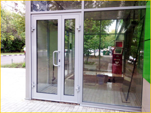 Алюминиевая дверь для отделения банкоматов